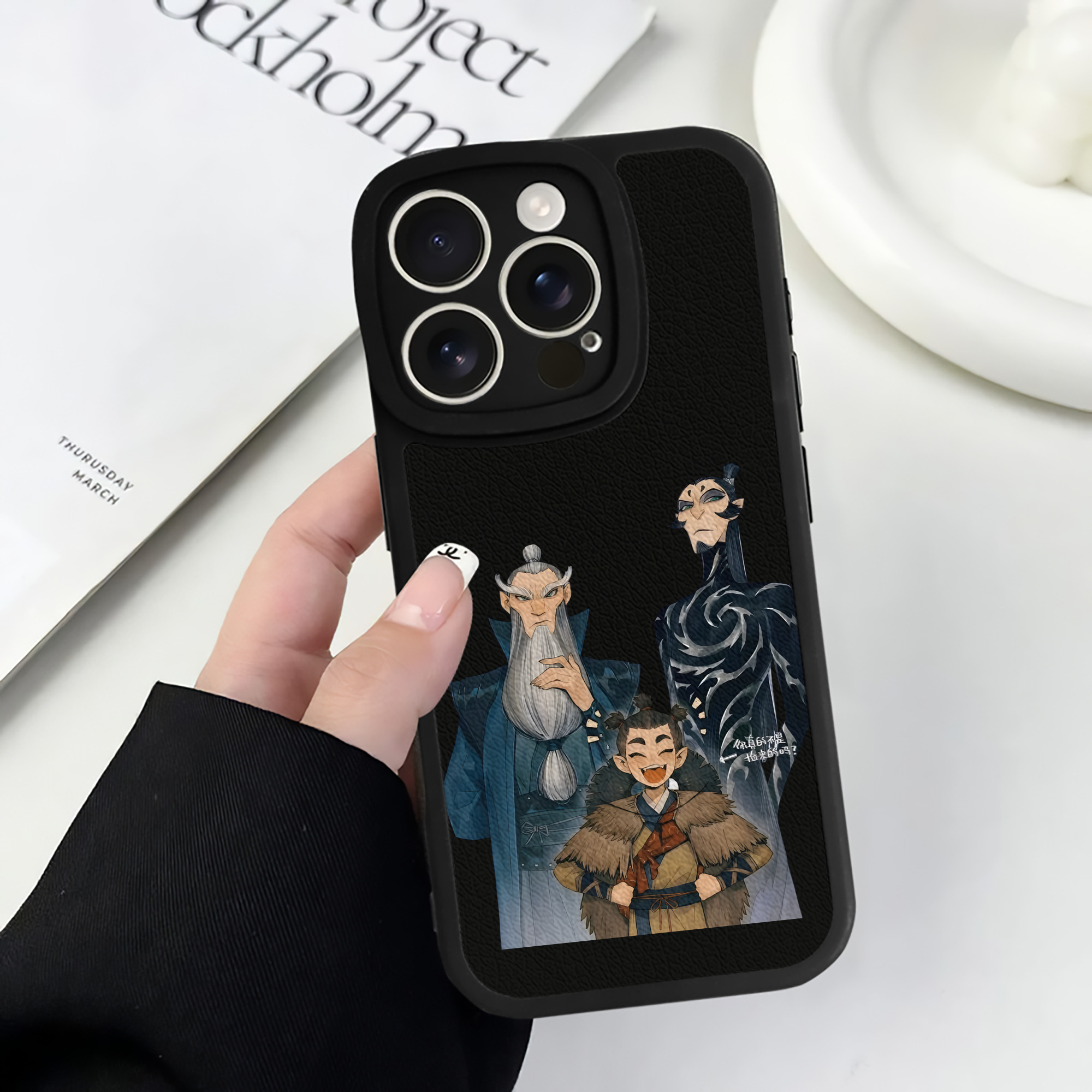 （画像用） Ne Zha 2 ナタ 魔童の大暴れ 【iPhone 16シリーズ対応】シリコンスマホケース（レザー調） 材質：シリコン